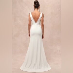 Lulu's Classic White V-Neck Wedding Dress